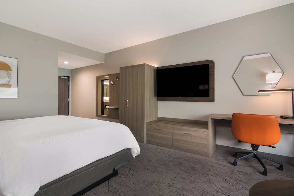 Holiday Inn Express & Suites Springdale Fayetteville Area - photo 11