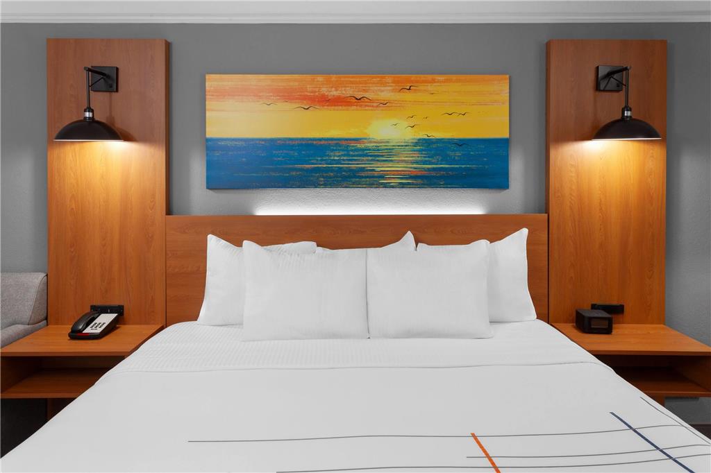 La Quinta Inn by Wyndham Champaign - photo 23