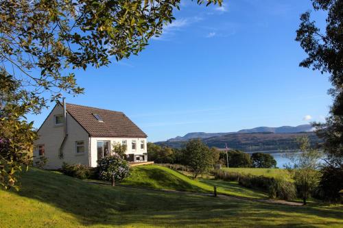Rowan Cottage — 4-Star Luxury Hotel in Dunoon, United Kingdom