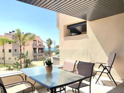 1º Linea de Playa Con Piscina Panoramica & Parking in Velez-Malaga, Spain