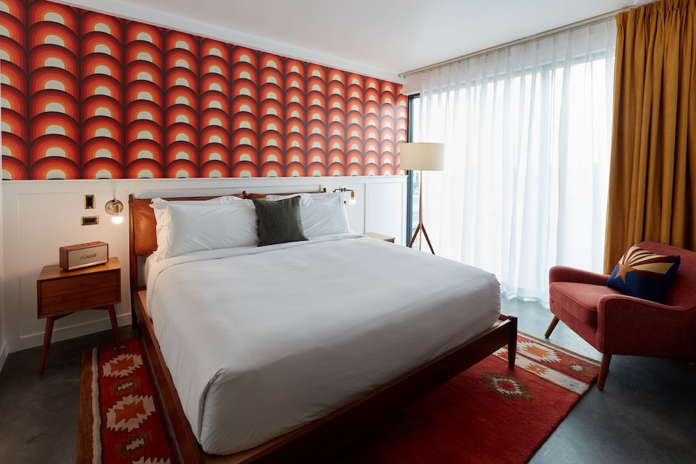 Rise Uptown Hotel - photo 12