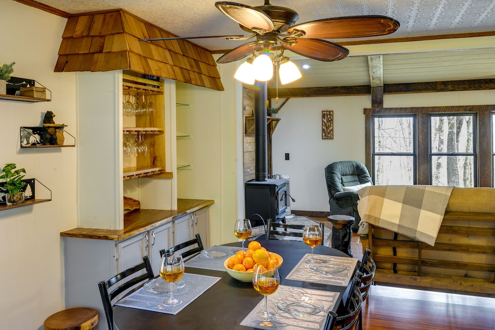 Alpine Lake Resort Cabin Rental w Pool Access - photo 11