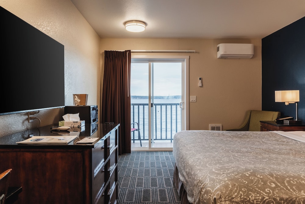 Water Front Inn - photo 7