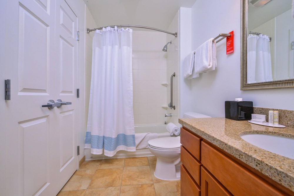 TownePlace Suites Thousand Oaks Ventura County - photo 17
