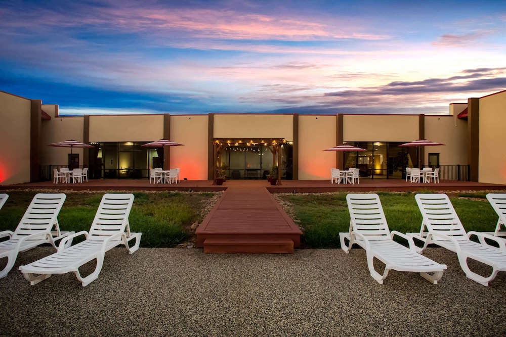 Sonesta Select Hotels Statesville - photo 37