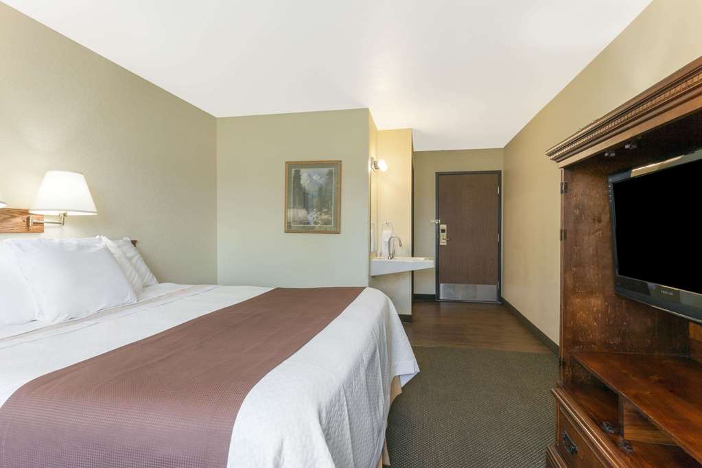 Days Inn by Wyndham Missoula Airport - photo 7