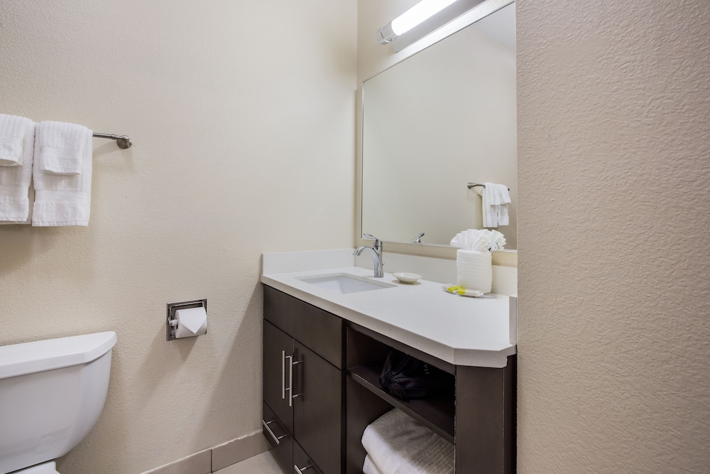 Candlewood Suites Virginia Beach Town Center by IHG - photo 19