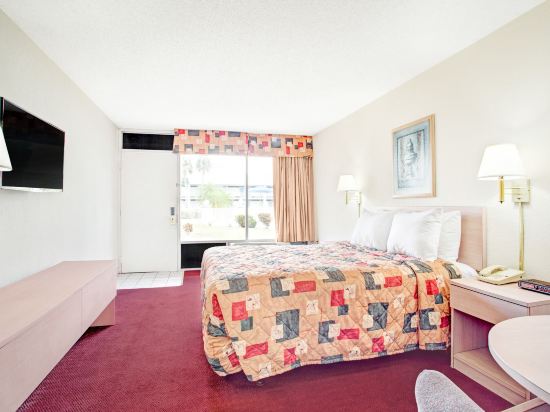 Knights Inn Bradenton - photo 8