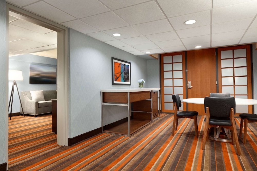 Embassy Suites by Hilton Oklahoma City Will Rogers Airport - photo 11