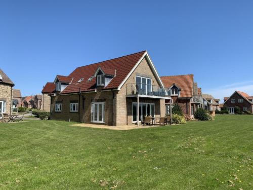 Sailaway Cottage at The Bay Filey sleeps 8 10 pet free — 4-Star Luxury Hotel in Filey, United Kingdom