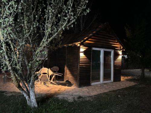 Brvnara Ruza Rumena in Mionica, Serbia