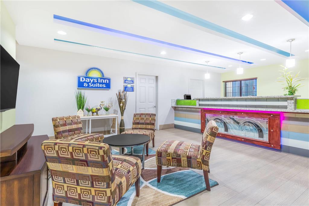 Days Inn & Suites by Wyndham Madisonville - photo 3