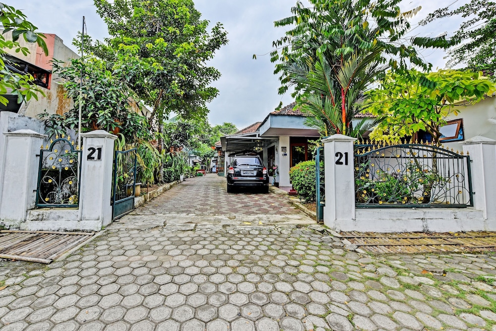 Spot On 91372 Wisma Bulin