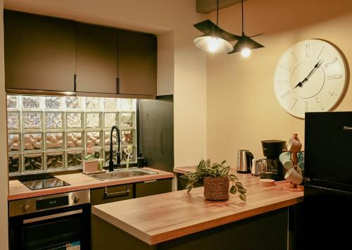 Elegant 42sqm Apartment in Lycabettus — 4-Star Luxury Hotel in Athens, Greece