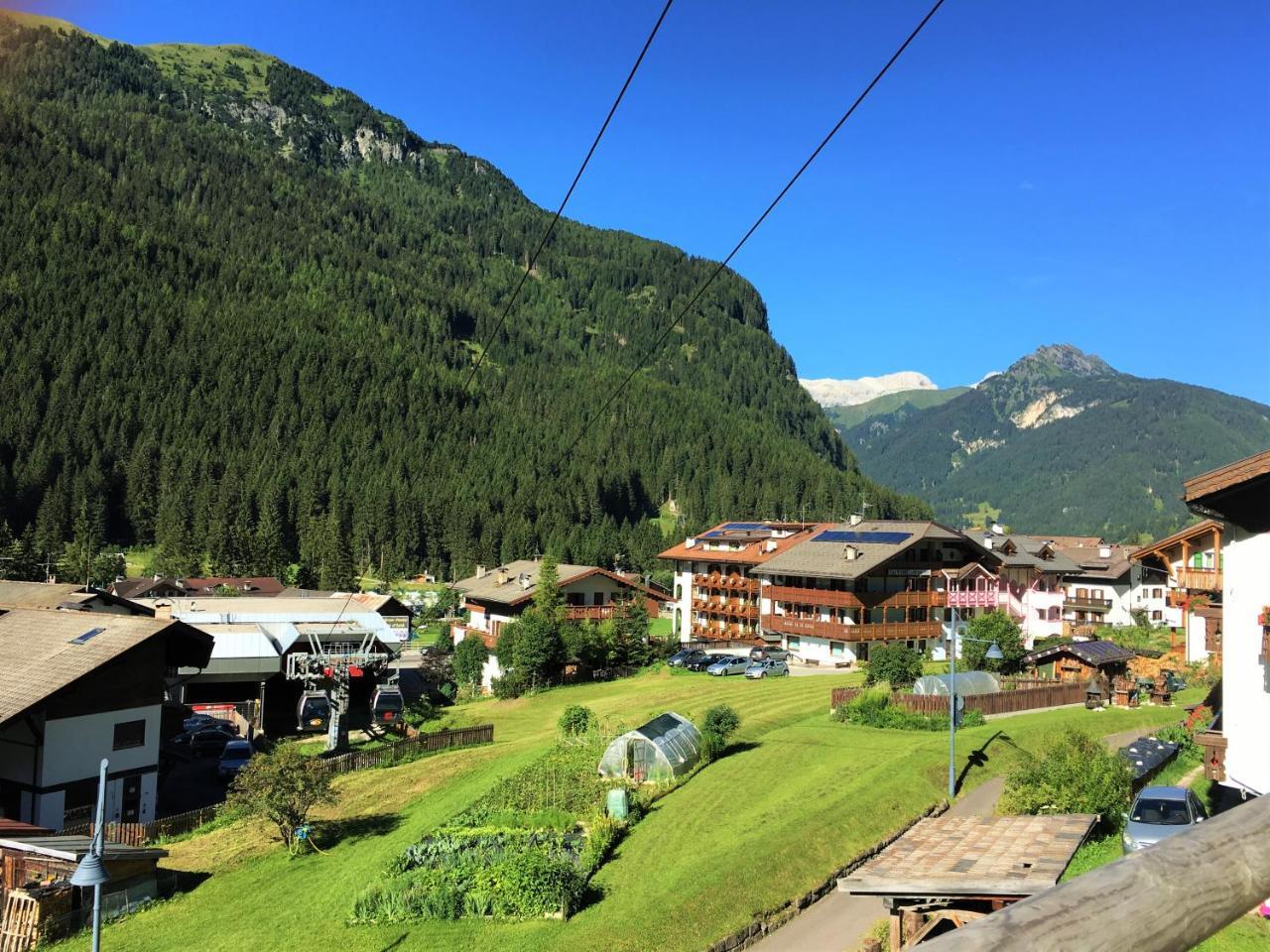 B&B Family Accommodation Canazei Ski In Ski Out — 4-Star Luxury Hotel in Canazei, Italy