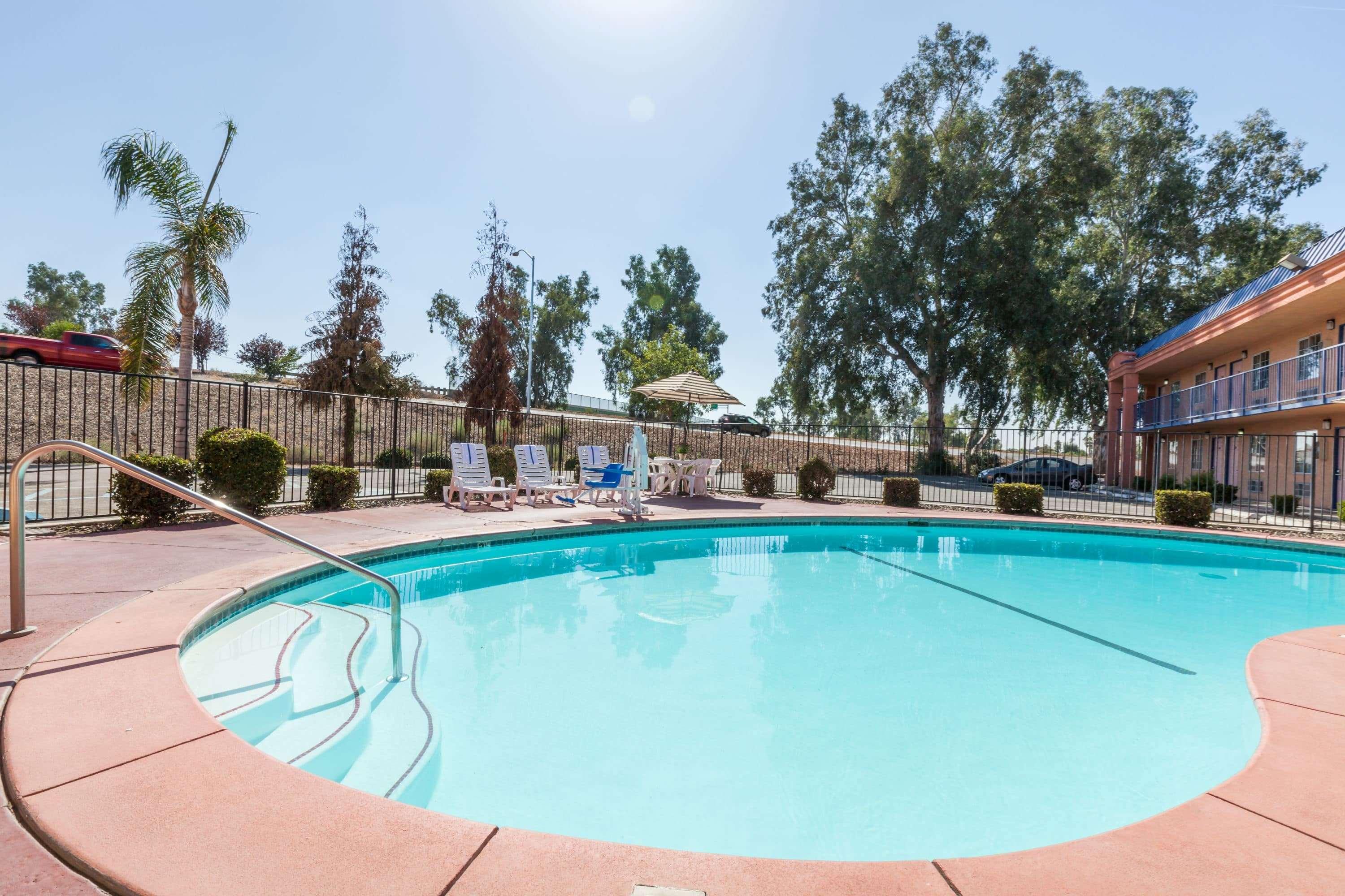 Howard Johnson By Wyndham Bakersfield - photo 13