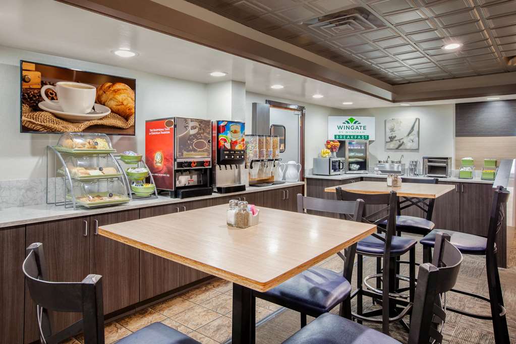 Wingate by Wyndham Detroit Metro Airport - photo 27