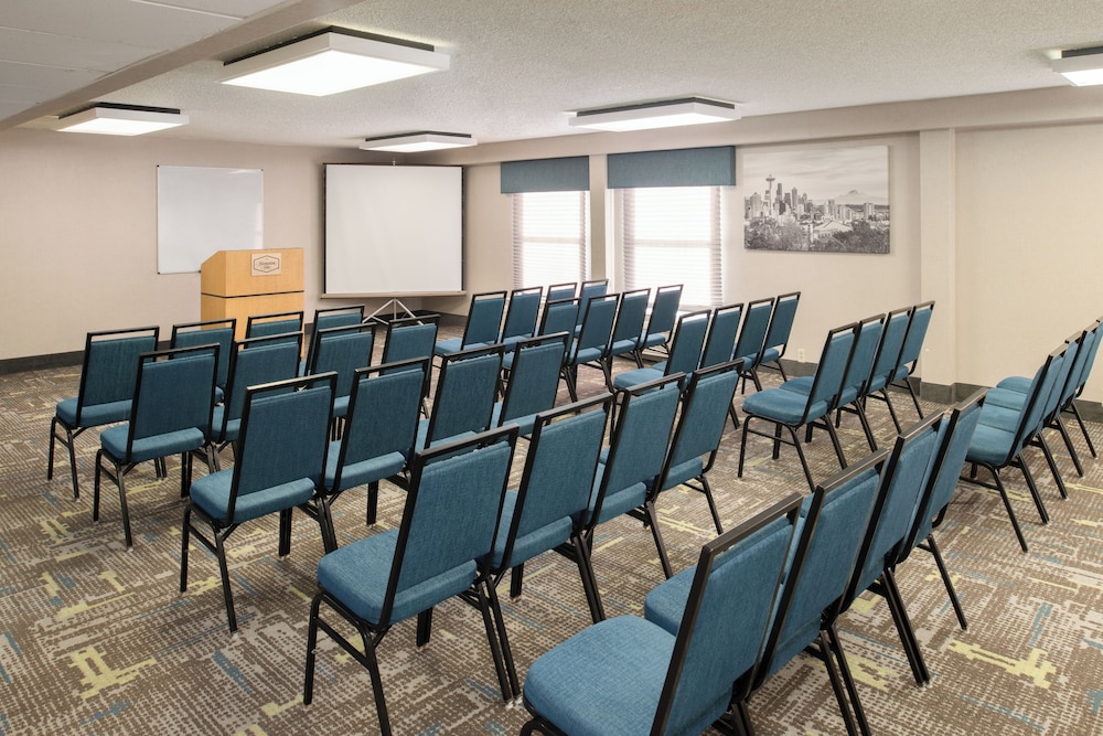 Hampton Inn Seattle Southcenter - photo 27