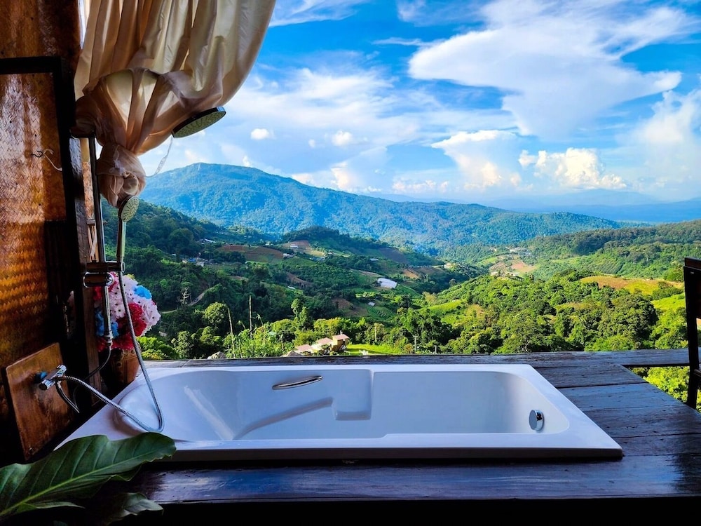 ม่อนลมหนาว โฮมเสตย์ Monlomnao Homestay — 5-Star Luxury Hotel in Chiang Mai, Thailand