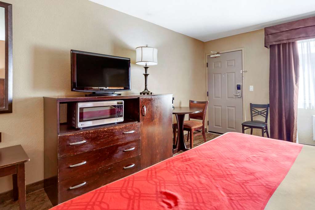 Econo Lodge Black Hills - photo 21
