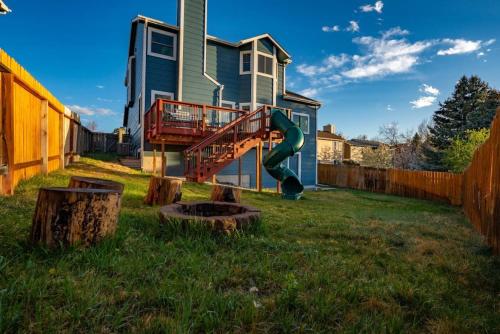 Hillcrest Chalet Spa Firepit Views USAFA — 4-Star Luxury Hotel in Colorado Springs, United States