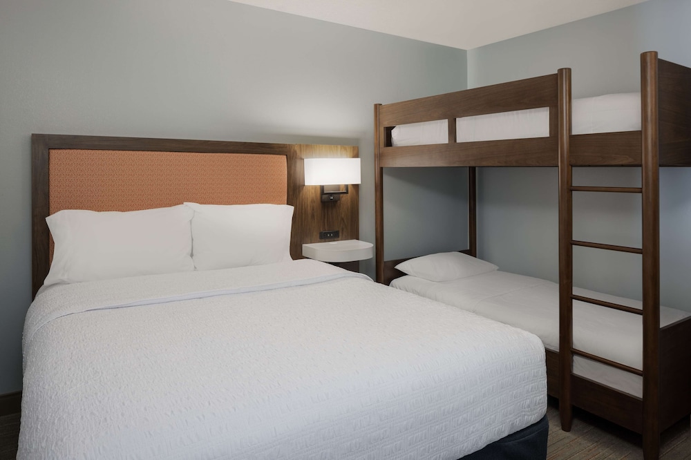 Hampton Inn & Suites Myrtle Beach Oceanfront - photo 19