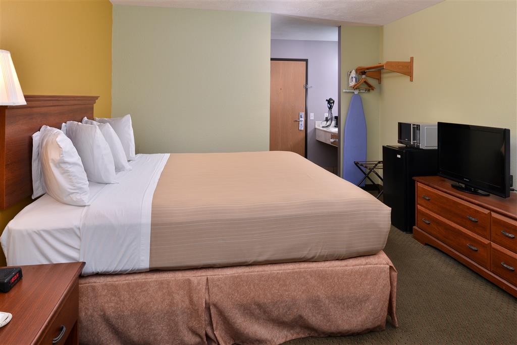 Americas Best Value Inn Seymour - photo 10