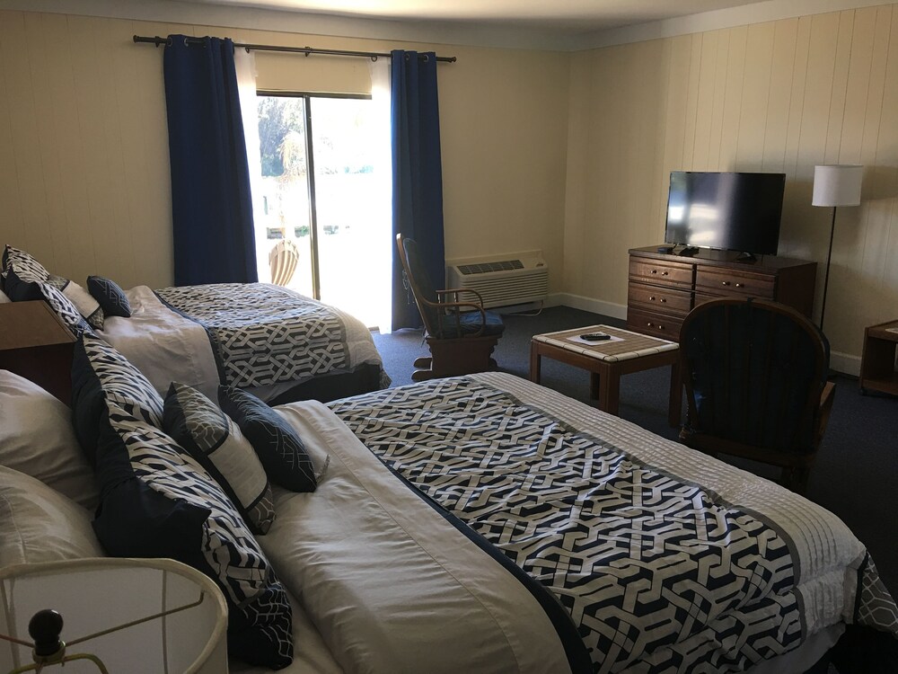 The Rivers Edge Motel - photo 15