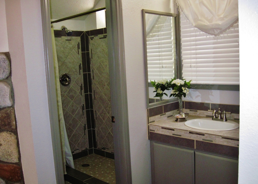 The North Shore Inn - photo 70