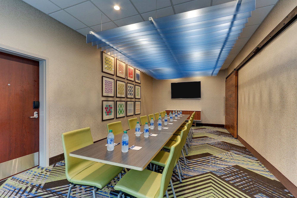 Holiday Inn Express & Suites Saugerties Hudson Valley by IHG - photo 56