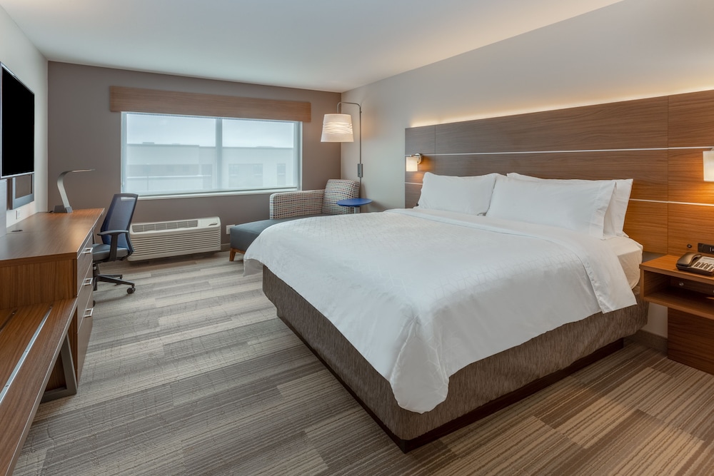 Holiday Inn Express & Suites Rice Lake by IHG - photo 11