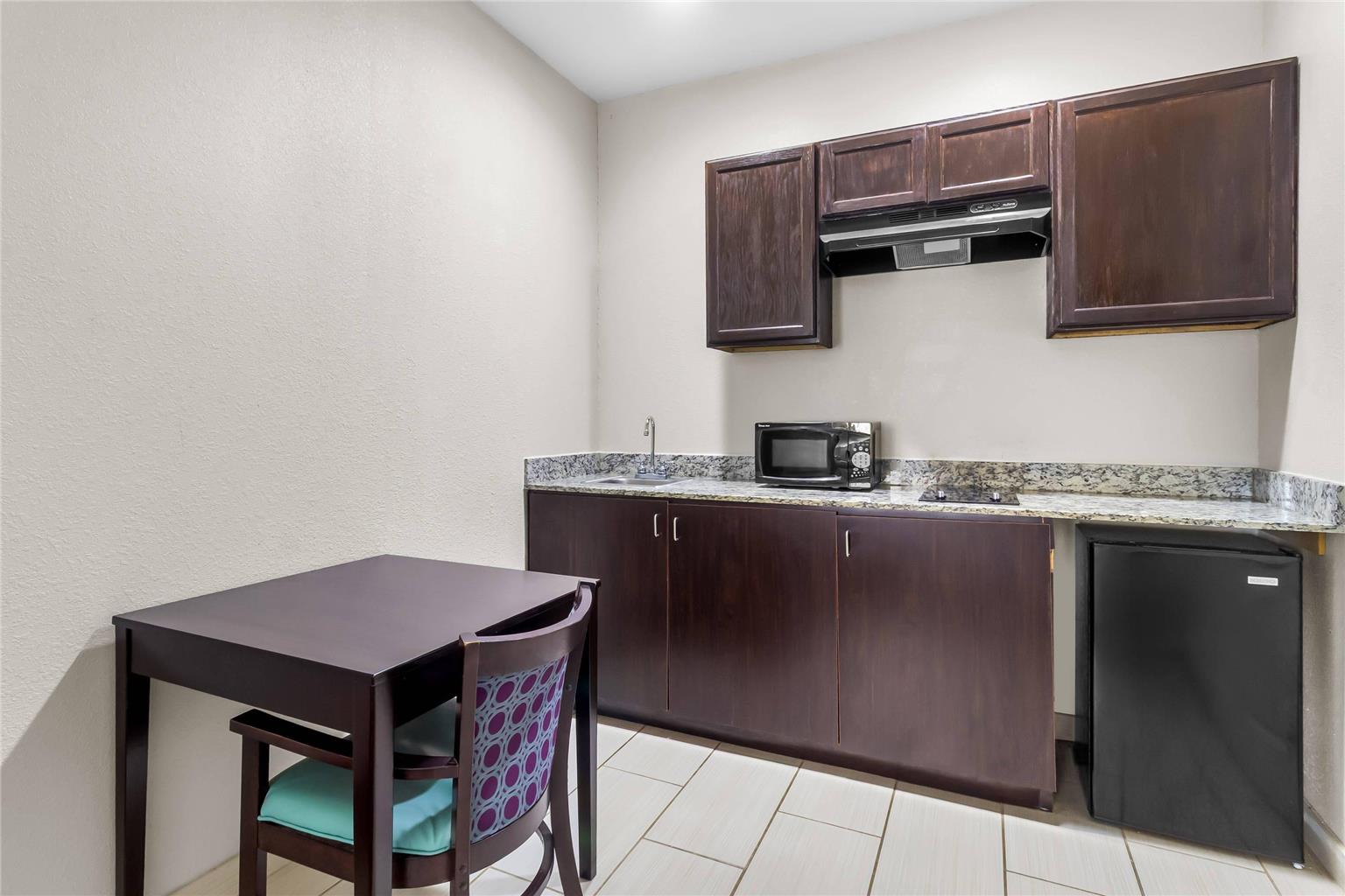 Econo Lodge Bryan TX - photo 20