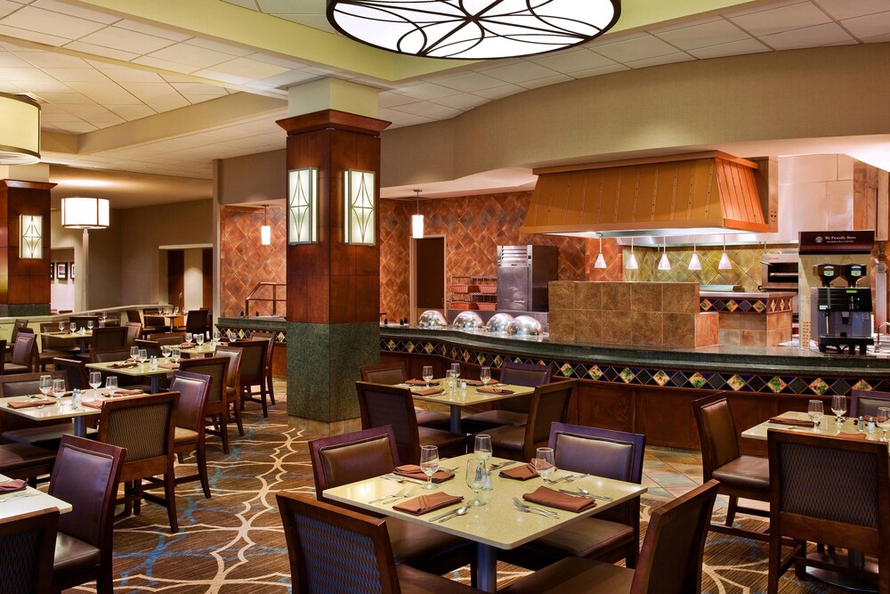 Sheraton Sioux Falls Hotel & Convention Center - photo 26