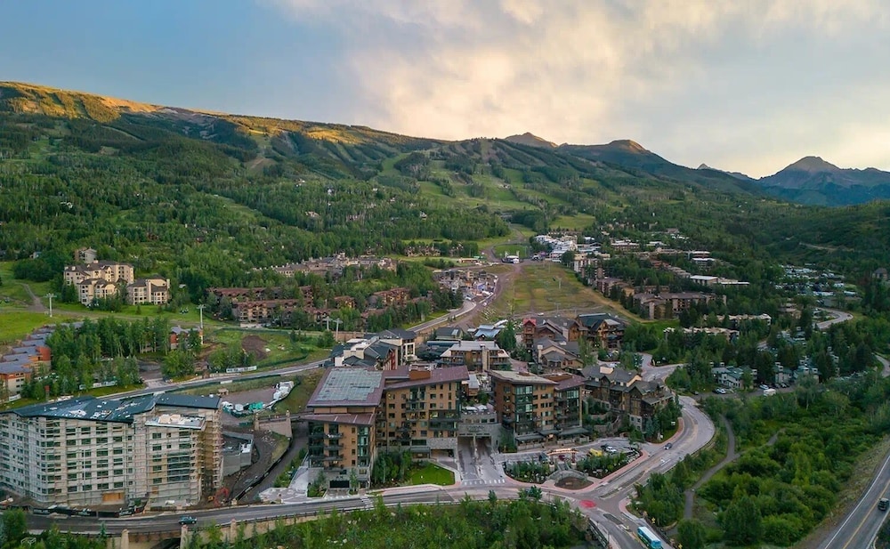 Snowmass Village by Gondola Resorts in Snowmass Village, United States