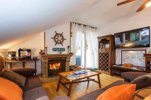 Villa Isaura un lugar diferente — 4-Star Luxury Hotel in A Pobra Do Caraminal, Spain
