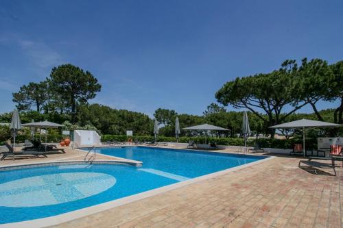 FLH Quinta do Lago Retreat with Terrace & Pool in Almancil, Portugal