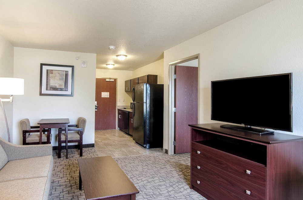 Cobblestone Inn & Suites Guernsey - photo 12