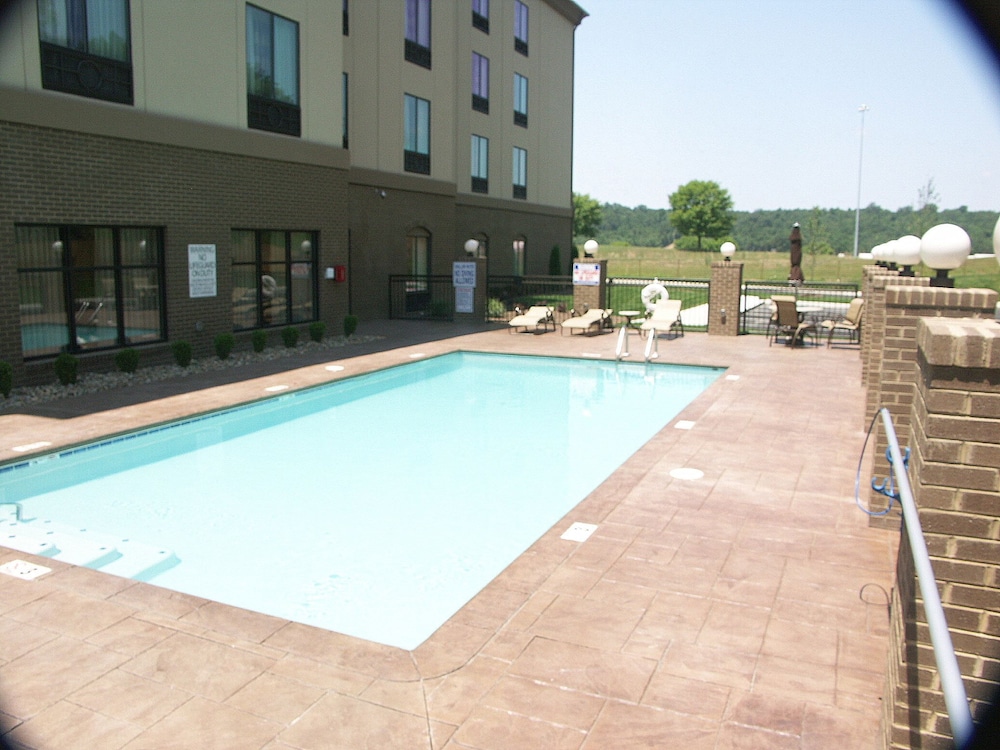 Holiday Inn Express Cleveland Northwest by IHG - photo 16