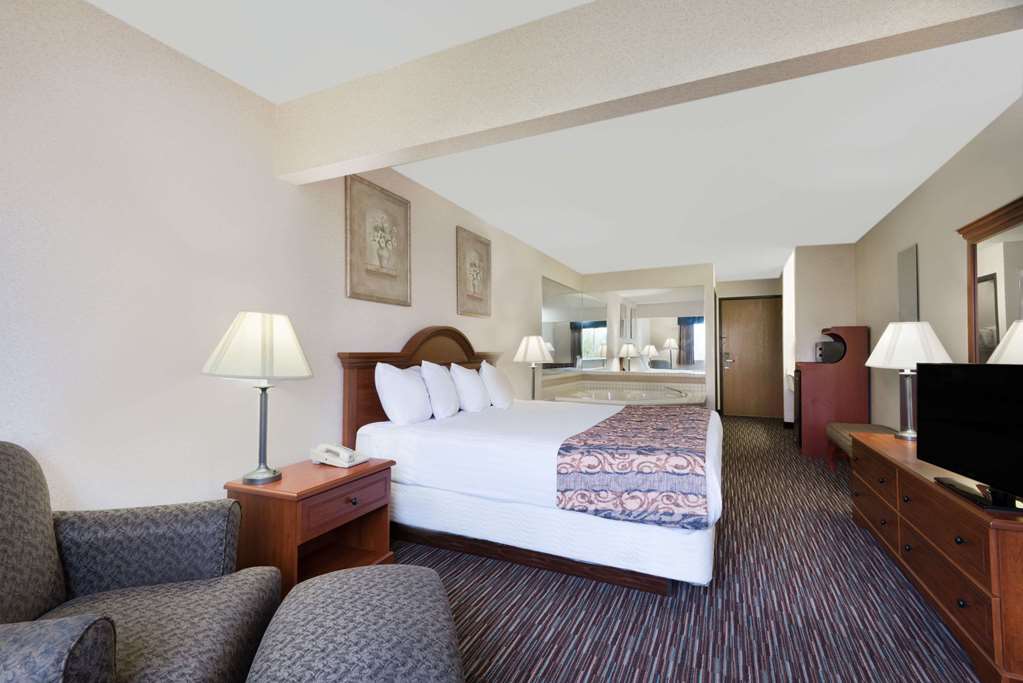 Baymont by Wyndham Columbus Rickenbacker - photo 13