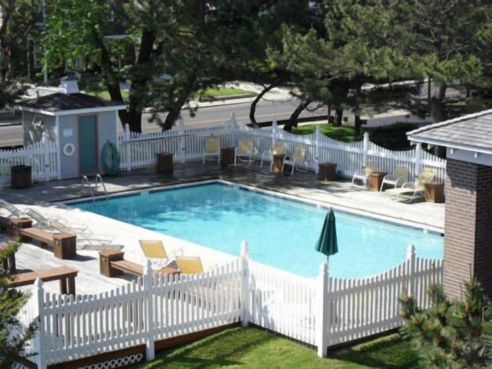 Island Resort - photo 8