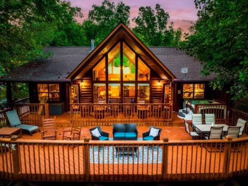 Joy's Retreat Cabin — 4-Star Luxury Hotel in Sevierville, United States