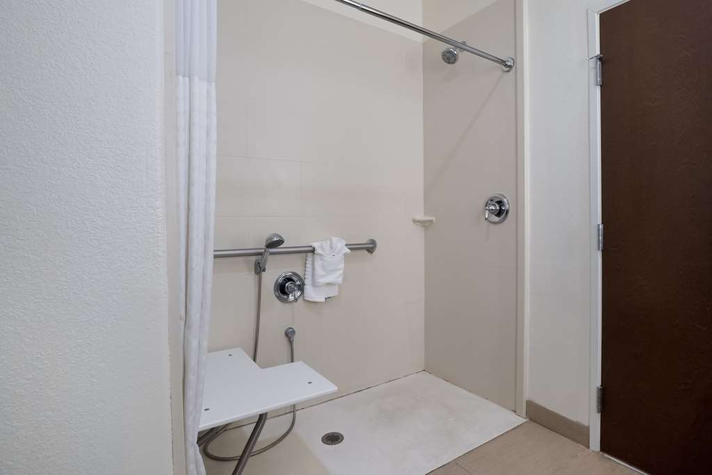 Comfort Inn & Suites Victoria North - photo 25