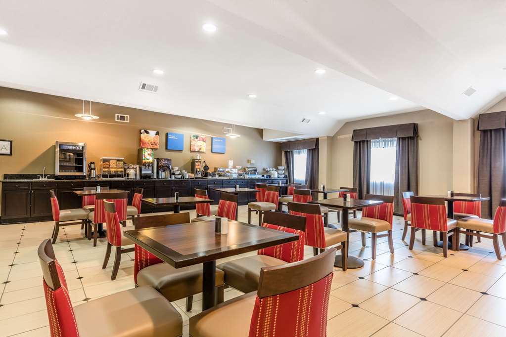 Comfort Inn & Suites Crystal Inn Sportsplex - photo 35
