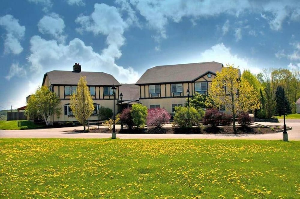 Camelot Restaurant & Inn - featured photo