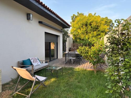 Les Loges Florales Logements a Proximite de la Riviere Reals in Murviel-Les-Montpellier, France