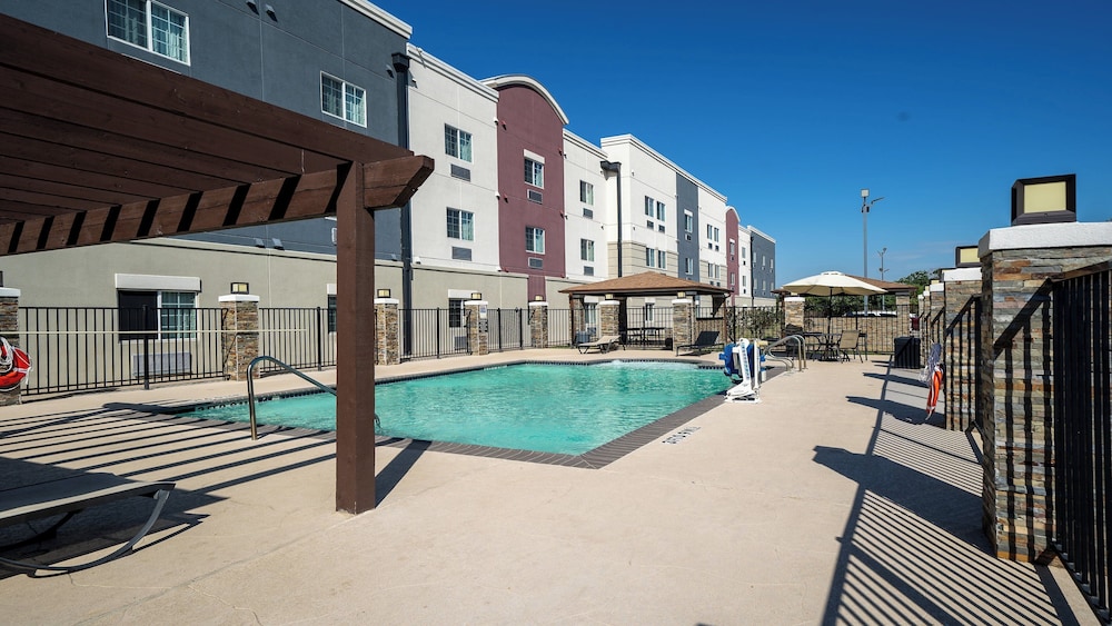 Candlewood Suites Baytown by IHG - photo 42