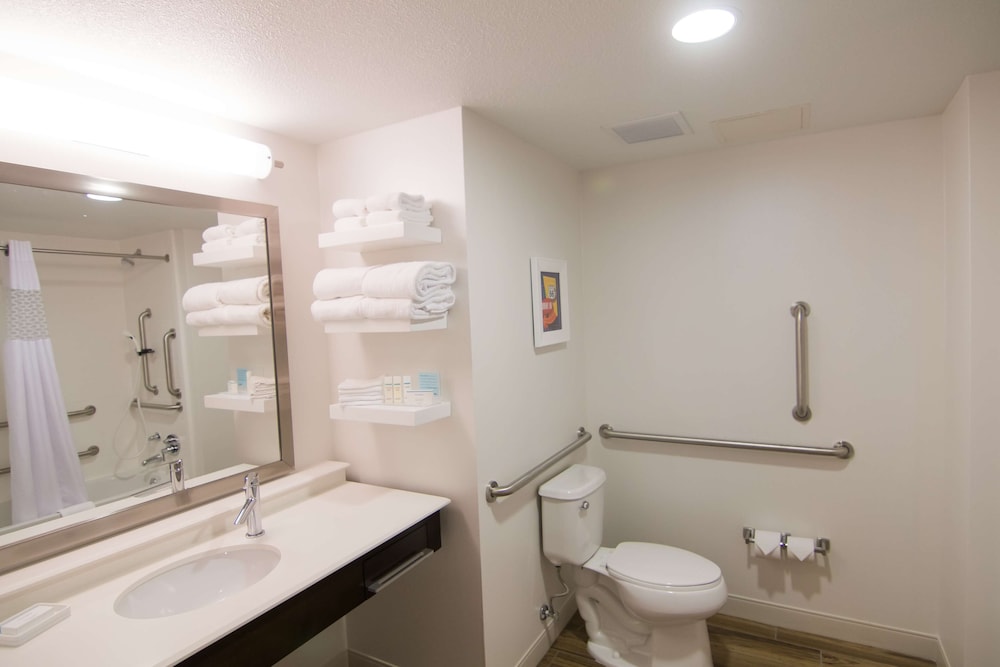 Hampton Inn & Suites Tulsa Downtown - photo 22