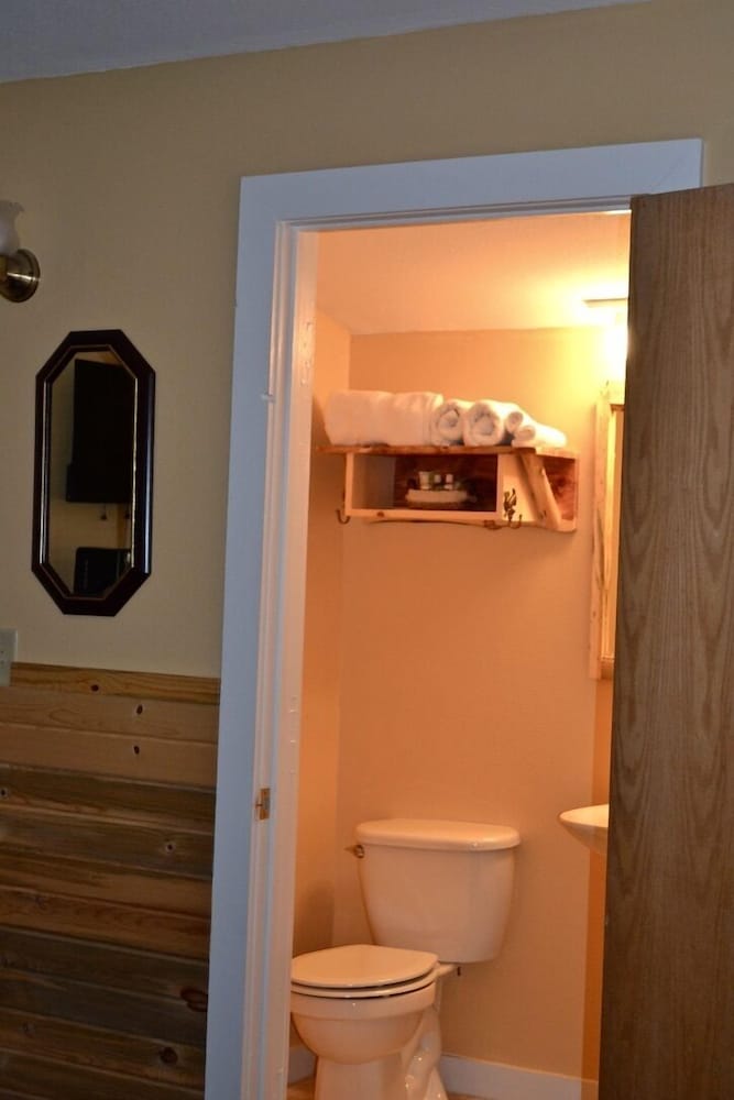 Black Elk Resort Cottages and RV Park - photo 24