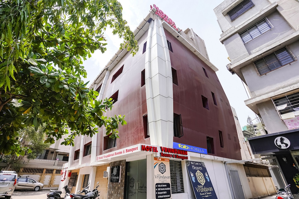 FabHotel Vrundavan Nr Sargam Shopping Center in Surat, India