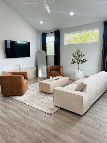 Luxury Combined Homes Downtown Access Balcony — 4-Star Luxury Hotel in Austin, United States